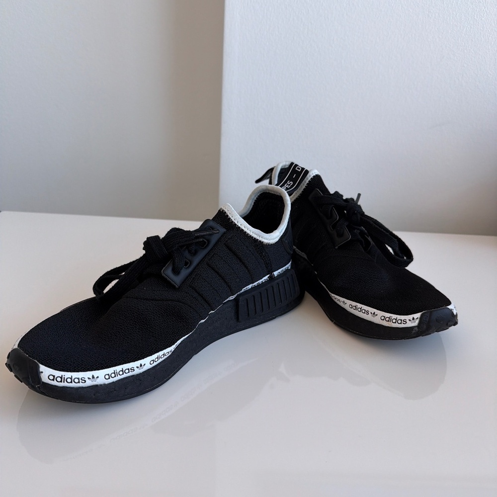 Adidas NMD r1 black and white